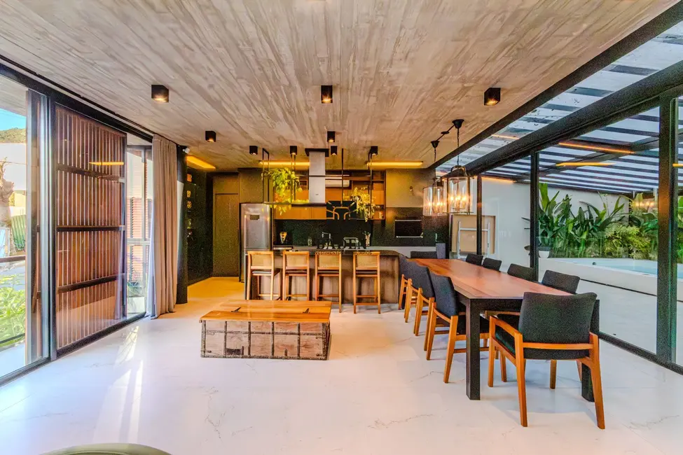 Foto 2 de Casa de Condomínio com 4 quartos à venda, 438m2 em Barra, Balneario Camboriu - SC