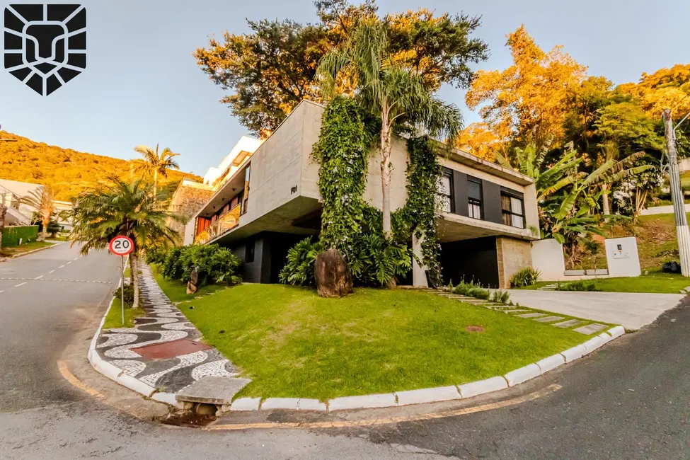 Foto 1 de Casa de Condomínio com 4 quartos à venda, 438m2 em Barra, Balneario Camboriu - SC