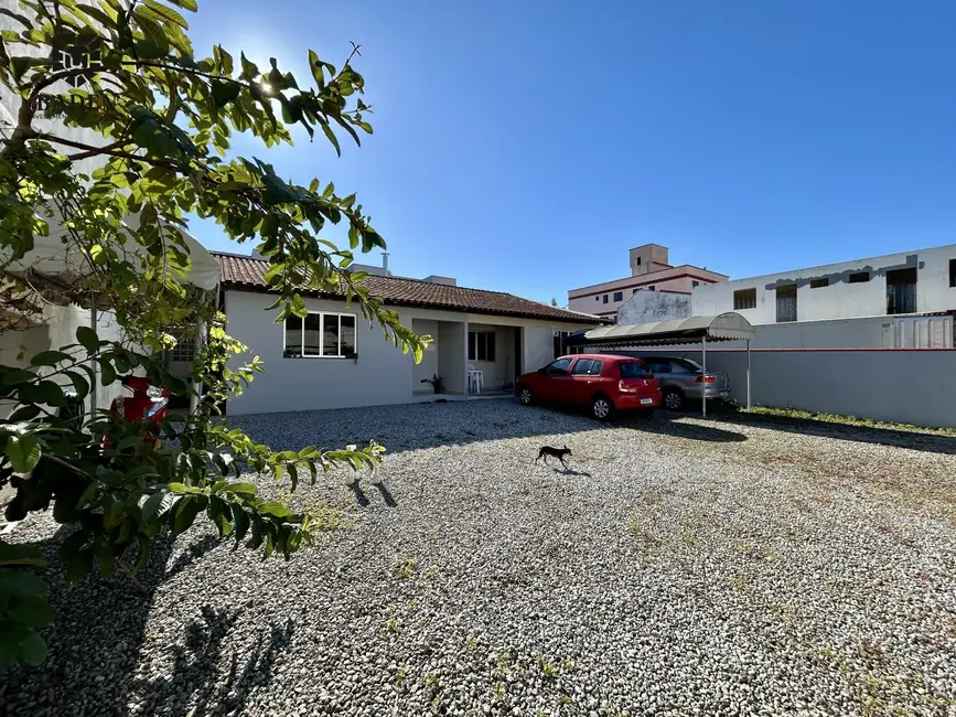 Foto 4 de Terreno / Lote à venda, 300m2 em Camboriu - SC
