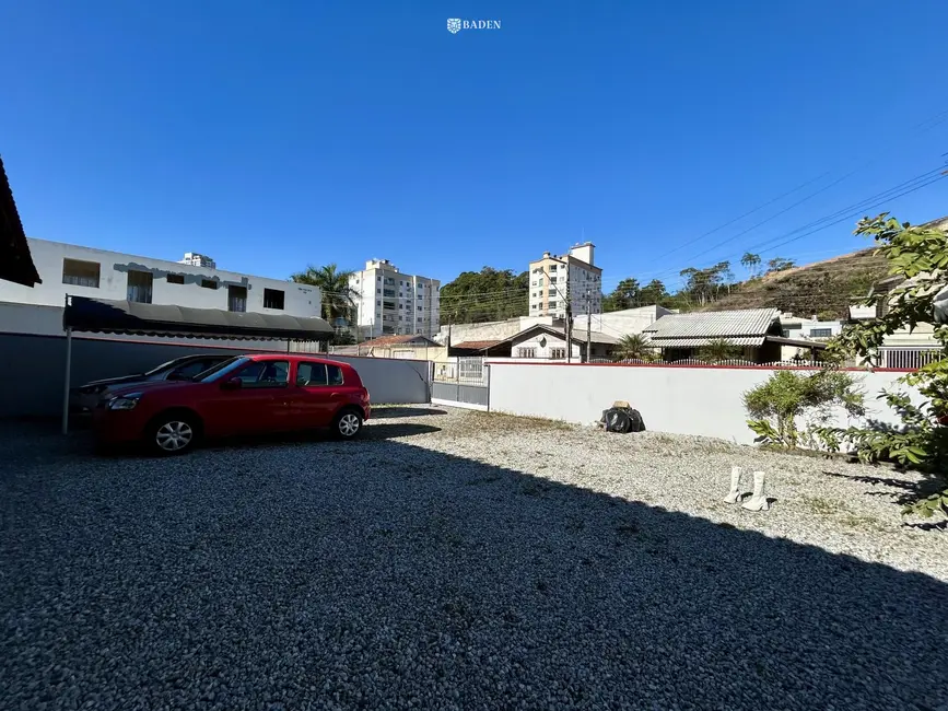 Foto 1 de Terreno / Lote à venda, 300m2 em Camboriu - SC