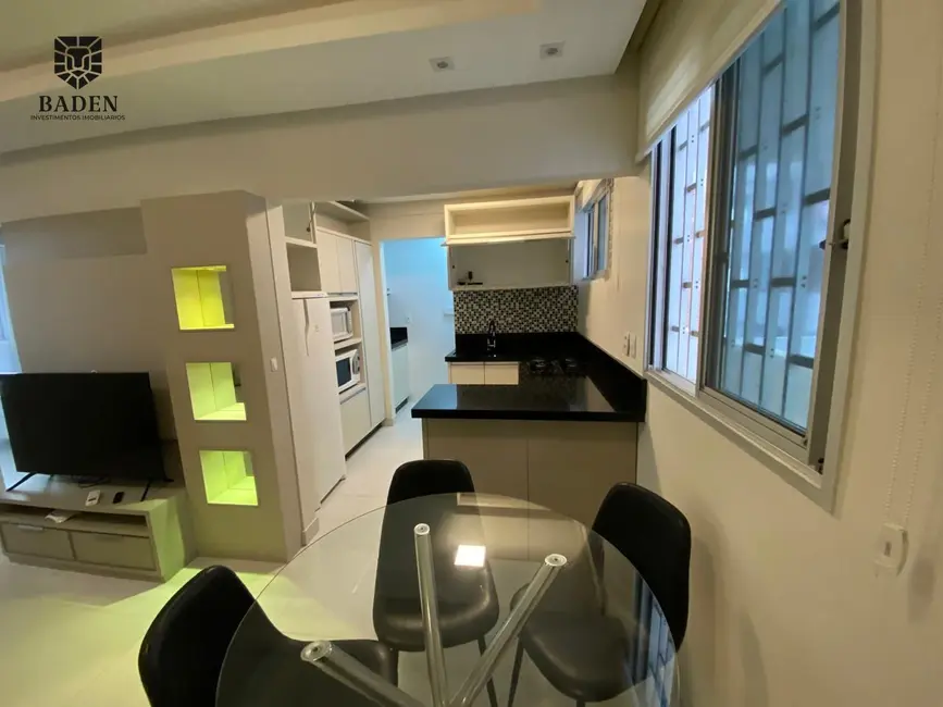 Foto 2 de Apartamento com 2 quartos para alugar, 60m2 em Centro, Balneario Camboriu - SC