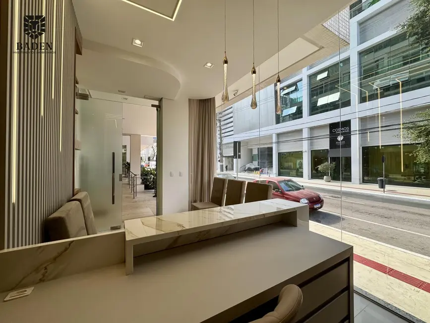 Sala Comercial com 4 quartos para alugar, 98m2 em Centro, Balneario Camboriu - SC - imagem 5 Foto 5 de Sala Comercial com 4 quartos para alugar, 98m2 em Centro, Balneario Camboriu - SC