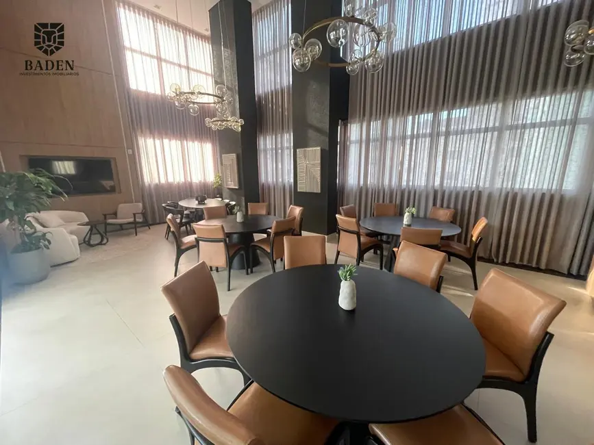 Apartamento com 3 quartos à venda, 130m2 em Centro, Balneario Camboriu - SC - imagem 6 Foto 6 de Apartamento com 3 quartos à venda, 130m2 em Centro, Balneario Camboriu - SC