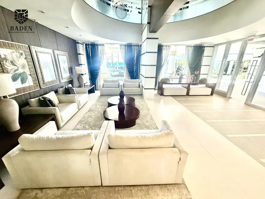 Apartamento com 4 quartos para alugar, 236m2 em Balneario Camboriu - SC - imagem 1 Foto 1 de Apartamento com 4 quartos para alugar, 236m2 em Balneario Camboriu - SC