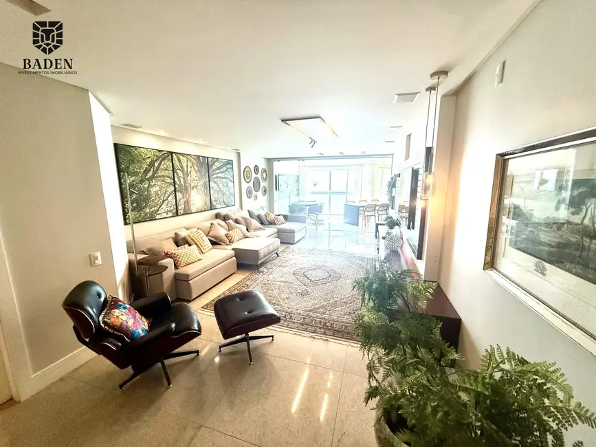 Apartamento com 4 quartos para alugar, 236m2 em Balneario Camboriu - SC - imagem 5 Foto 5 de Apartamento com 4 quartos para alugar, 236m2 em Balneario Camboriu - SC