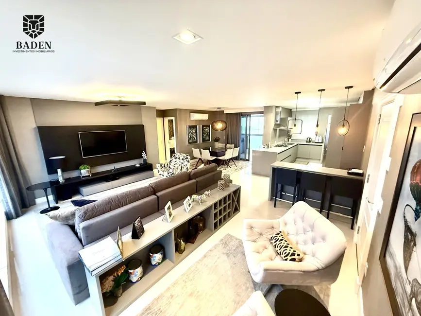 Apartamento com 3 quartos à venda, 159m2 em Centro, Balneario Camboriu - SC - imagem 9 Foto 9 de Apartamento com 3 quartos à venda, 159m2 em Centro, Balneario Camboriu - SC