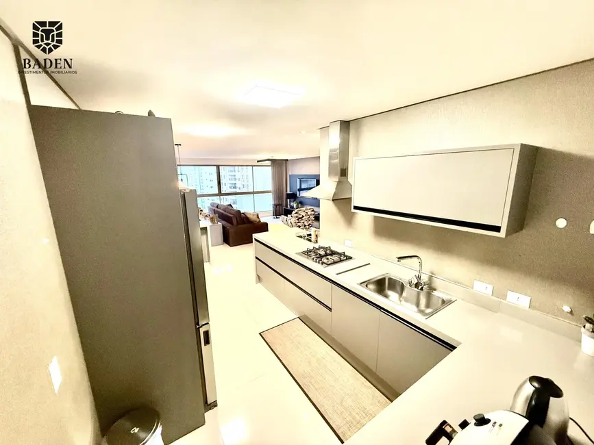 Apartamento com 3 quartos à venda, 159m2 em Centro, Balneario Camboriu - SC - imagem 6 Foto 6 de Apartamento com 3 quartos à venda, 159m2 em Centro, Balneario Camboriu - SC