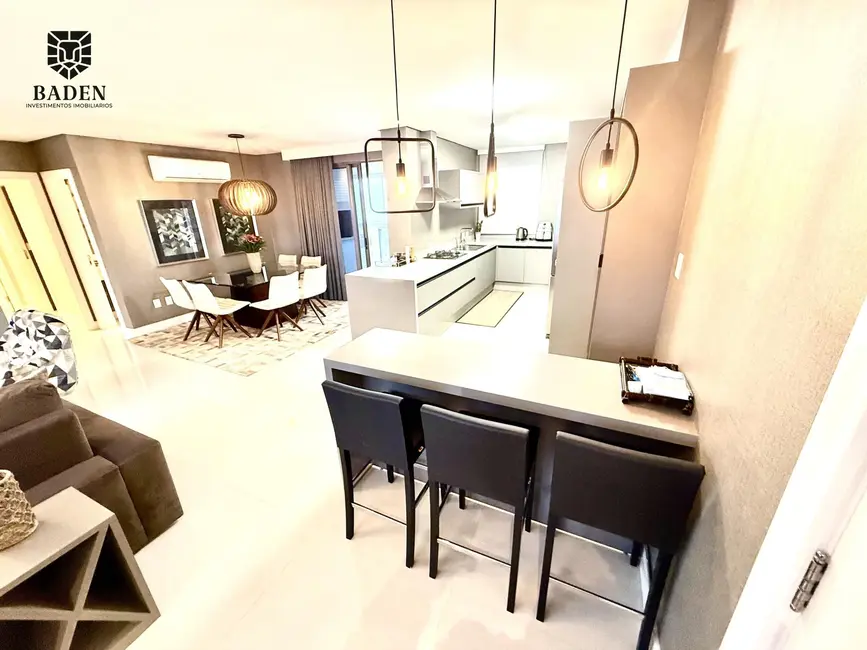 Apartamento com 3 quartos à venda, 159m2 em Centro, Balneario Camboriu - SC - imagem 8 Foto 8 de Apartamento com 3 quartos à venda, 159m2 em Centro, Balneario Camboriu - SC
