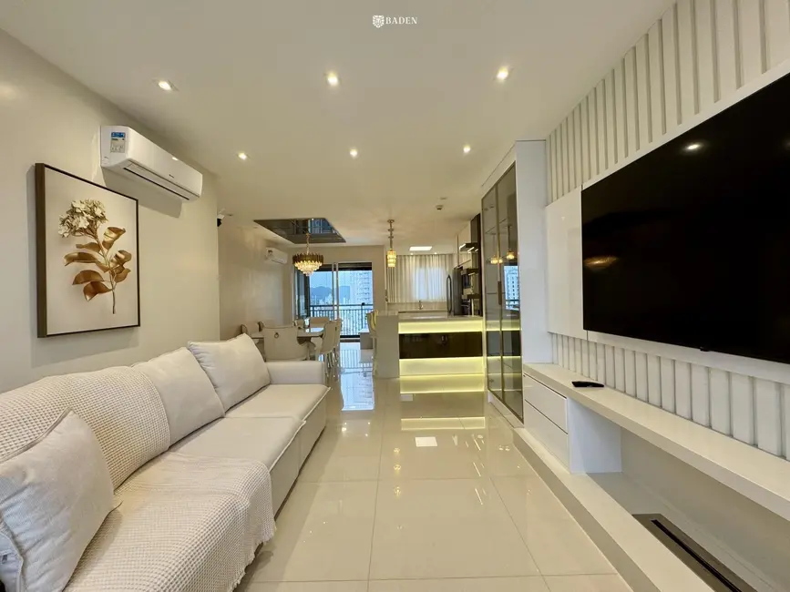 Apartamento com 3 quartos à venda, 118m2 em Centro, Balneario Camboriu - SC - imagem 3 Foto 3 de Apartamento com 3 quartos à venda, 118m2 em Centro, Balneario Camboriu - SC