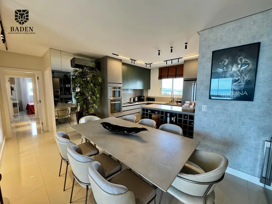 Apartamento com 3 quartos à venda, 128m2 em Centro, Balneario Camboriu - SC - imagem 1 Foto 1 de Apartamento com 3 quartos à venda, 128m2 em Centro, Balneario Camboriu - SC
