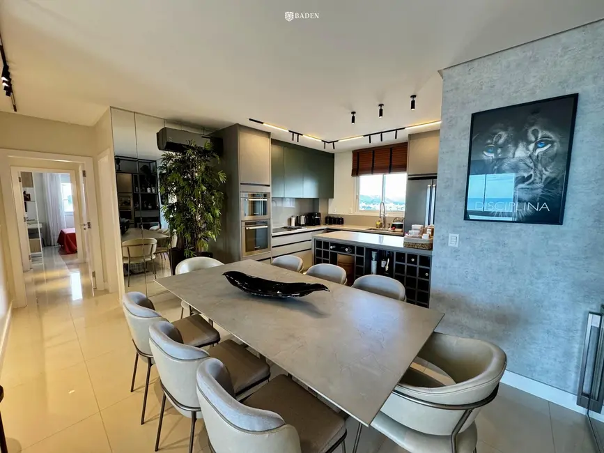 Apartamento com 3 quartos à venda, 128m2 em Centro, Balneario Camboriu - SC - imagem 1 Foto 1 de Apartamento com 3 quartos à venda, 128m2 em Centro, Balneario Camboriu - SC