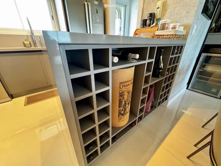 Apartamento com 3 quartos à venda, 128m2 em Centro, Balneario Camboriu - SC - imagem 6 Foto 6 de Apartamento com 3 quartos à venda, 128m2 em Centro, Balneario Camboriu - SC