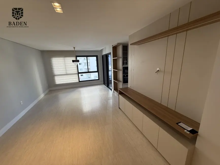 Apartamento com 3 quartos à venda, 121m2 em Centro, Balneario Camboriu - SC - imagem 7 Foto 7 de Apartamento com 3 quartos à venda, 121m2 em Centro, Balneario Camboriu - SC