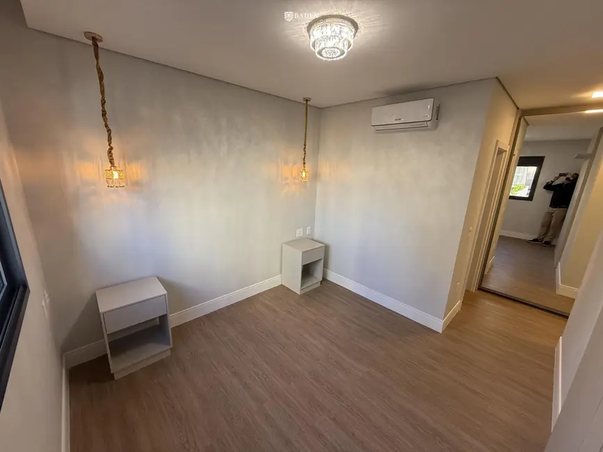 Apartamento com 3 quartos à venda, 121m2 em Centro, Balneario Camboriu - SC - imagem 8 Foto 8 de Apartamento com 3 quartos à venda, 121m2 em Centro, Balneario Camboriu - SC