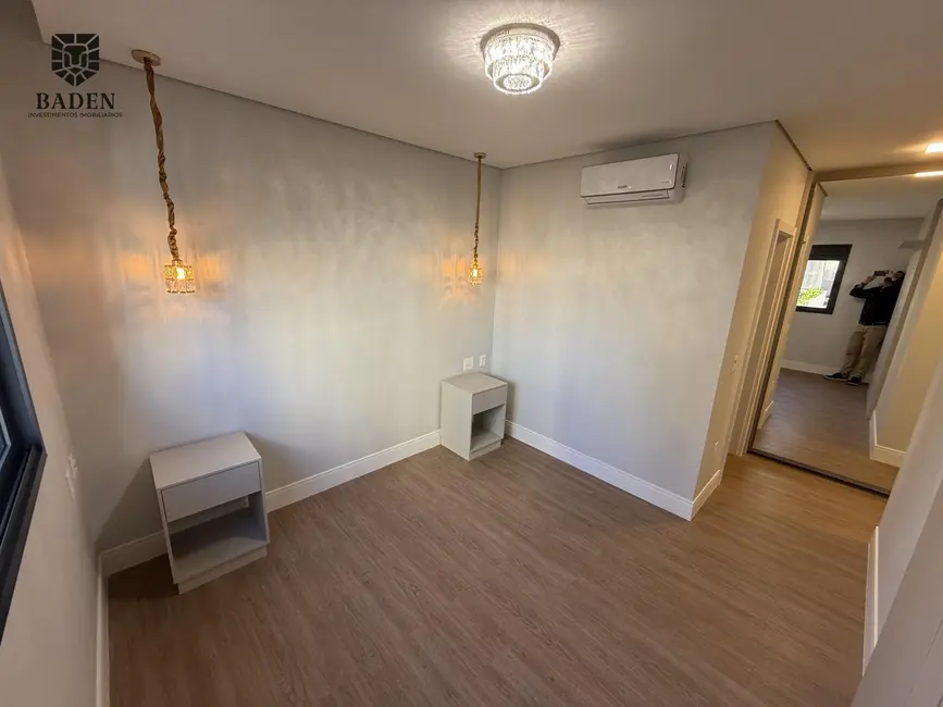 Apartamento com 3 quartos à venda, 121m2 em Centro, Balneario Camboriu - SC - imagem 8 Foto 8 de Apartamento com 3 quartos à venda, 121m2 em Centro, Balneario Camboriu - SC