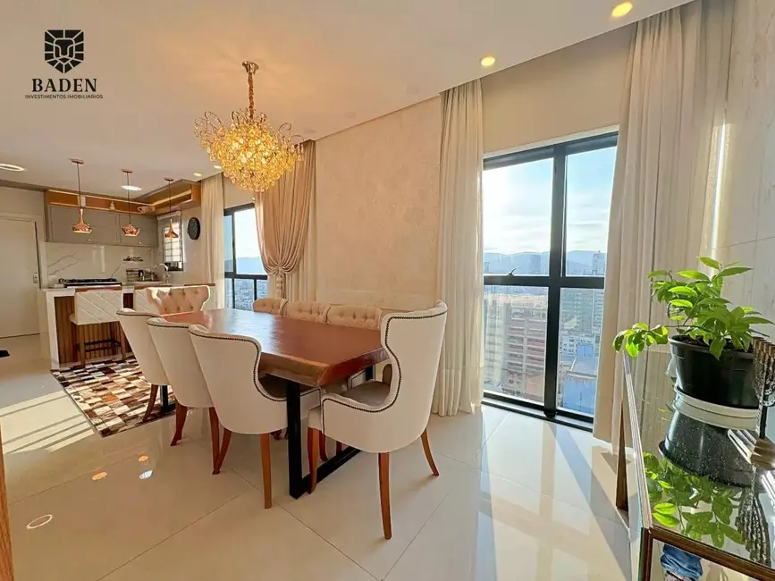 Apartamento com 4 quartos à venda, 138m2 em Centro, Balneario Camboriu - SC - imagem 6 Foto 6 de Apartamento com 4 quartos à venda, 138m2 em Centro, Balneario Camboriu - SC