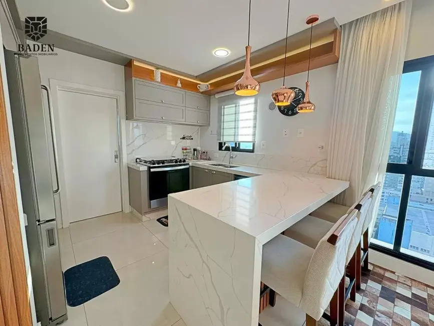 Apartamento com 4 quartos à venda, 138m2 em Centro, Balneario Camboriu - SC - imagem 8 Foto 8 de Apartamento com 4 quartos à venda, 138m2 em Centro, Balneario Camboriu - SC