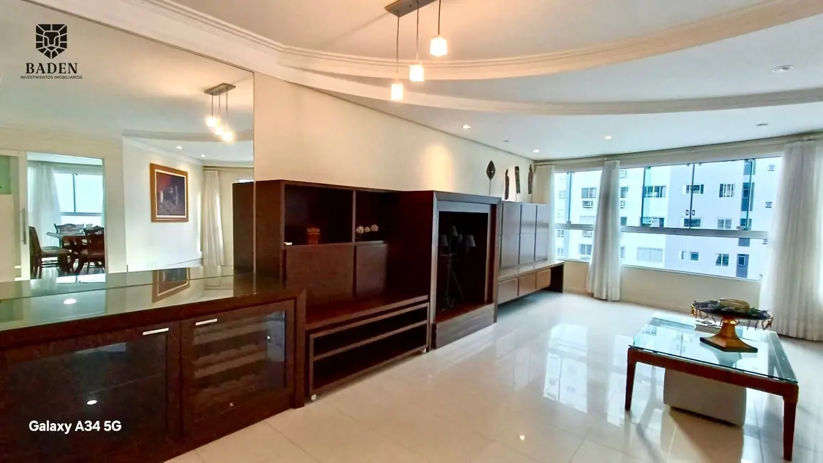 Apartamento com 3 quartos à venda, 152m2 em Centro, Balneario Camboriu - SC - imagem 3 Foto 3 de Apartamento com 3 quartos à venda, 152m2 em Centro, Balneario Camboriu - SC