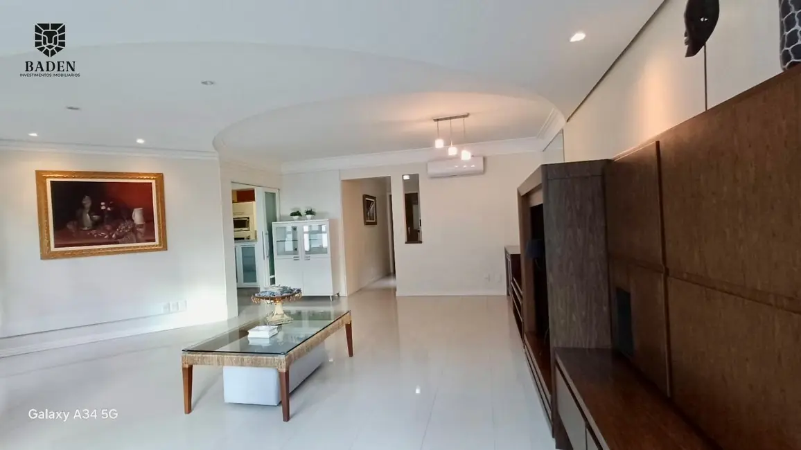 Apartamento com 3 quartos à venda, 152m2 em Centro, Balneario Camboriu - SC - imagem 7 Foto 7 de Apartamento com 3 quartos à venda, 152m2 em Centro, Balneario Camboriu - SC