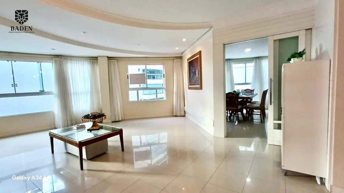 Apartamento com 3 quartos à venda, 152m2 em Centro, Balneario Camboriu - SC - imagem 6 Foto 6 de Apartamento com 3 quartos à venda, 152m2 em Centro, Balneario Camboriu - SC