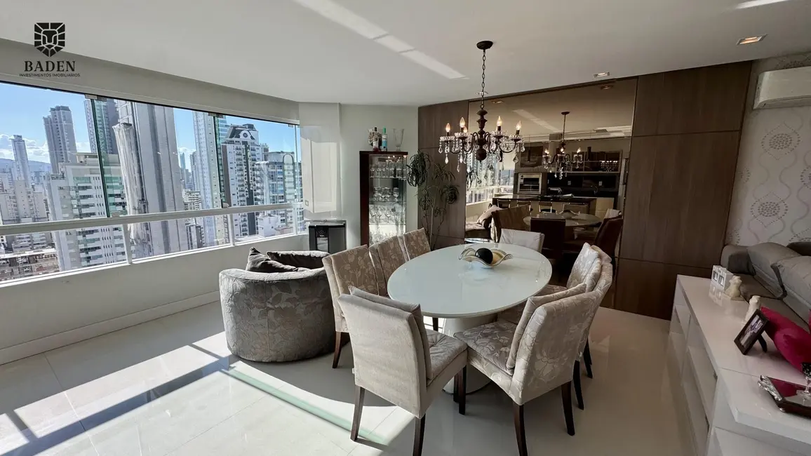 Apartamento com 3 quartos à venda, 130m2 em Centro, Balneario Camboriu - SC - imagem 4 Foto 4 de Apartamento com 3 quartos à venda, 130m2 em Centro, Balneario Camboriu - SC