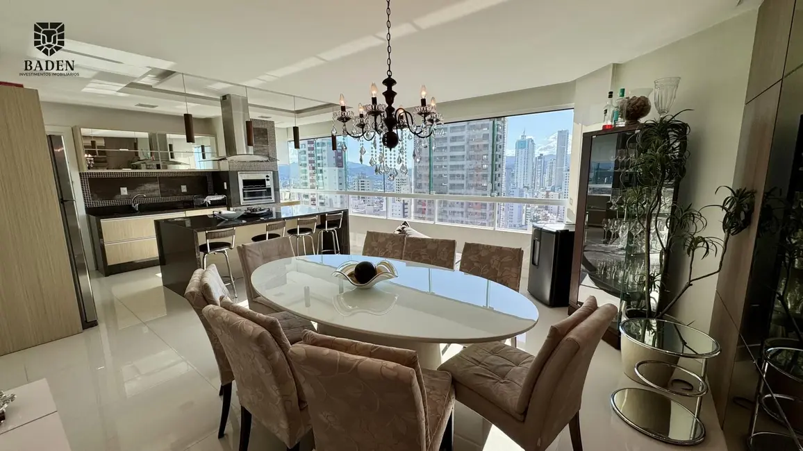 Apartamento com 3 quartos à venda, 130m2 em Centro, Balneario Camboriu - SC - imagem 5 Foto 5 de Apartamento com 3 quartos à venda, 130m2 em Centro, Balneario Camboriu - SC