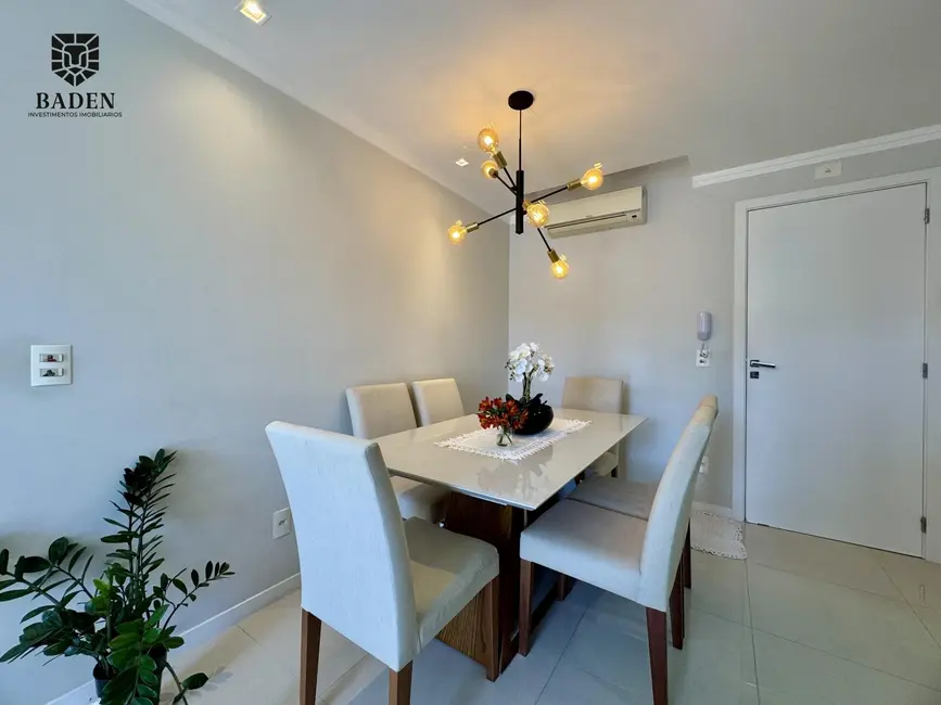 Foto 8 de Apartamento com 2 quartos à venda, 67m2 em Balneario Camboriu - SC