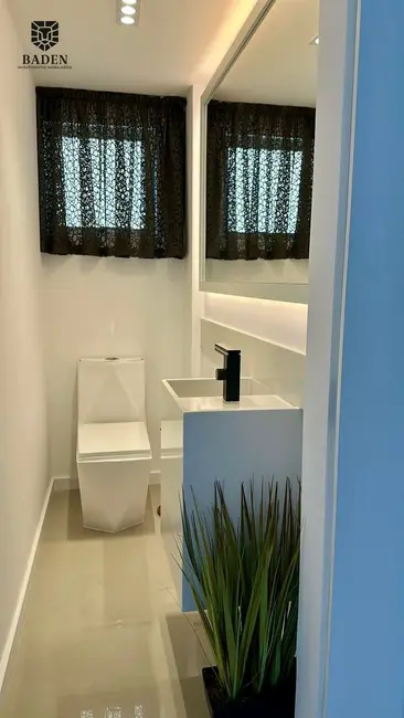 Apartamento com 3 quartos à venda, 106m2 em Centro, Balneario Camboriu - SC - imagem 4 Foto 4 de Apartamento com 3 quartos à venda, 106m2 em Centro, Balneario Camboriu - SC