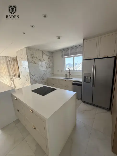 Apartamento com 5 quartos à venda, 222m2 em Centro, Balneario Camboriu - SC - imagem 8 Foto 8 de Apartamento com 5 quartos à venda, 222m2 em Centro, Balneario Camboriu - SC