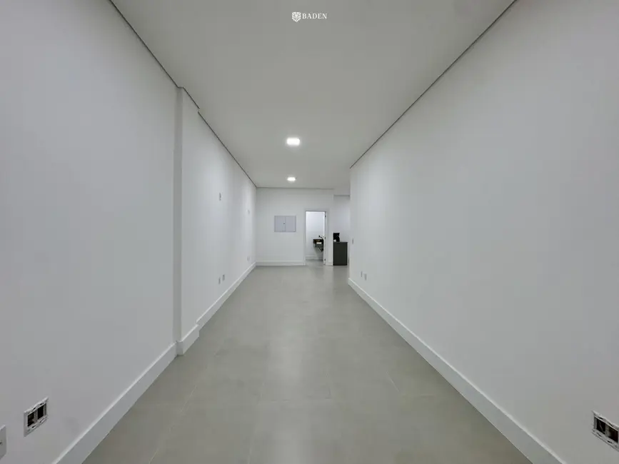 Foto 7 de Sala Comercial com 1 quarto para alugar, 146m2 em Centro, Balneario Camboriu - SC