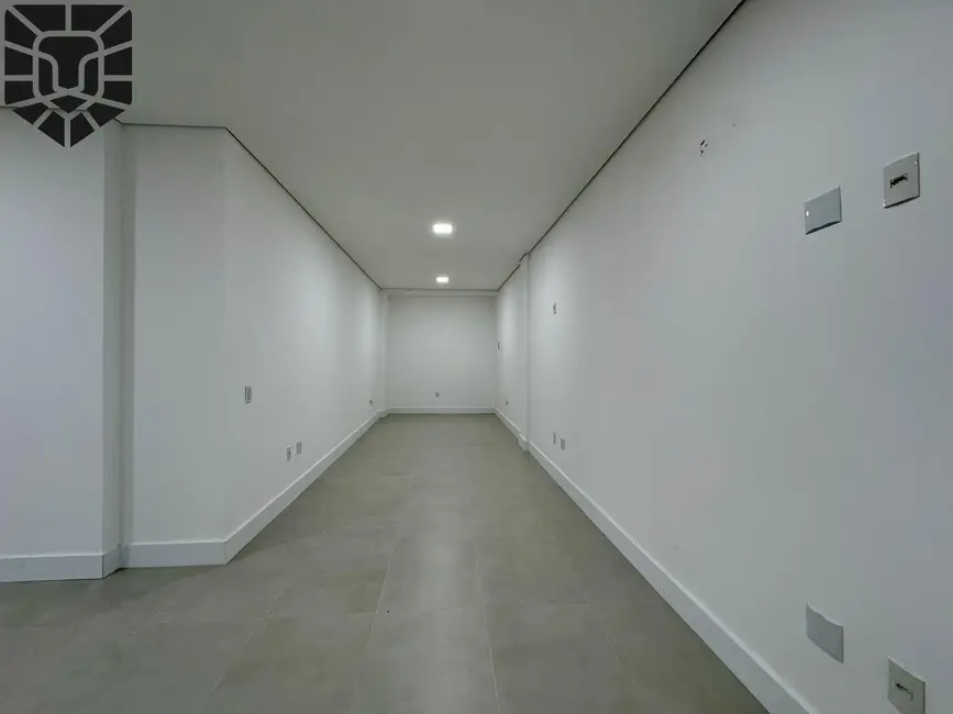Foto 6 de Sala Comercial com 1 quarto para alugar, 146m2 em Centro, Balneario Camboriu - SC