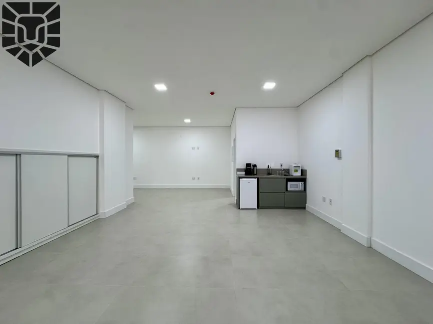 Foto 3 de Sala Comercial com 1 quarto para alugar, 146m2 em Centro, Balneario Camboriu - SC