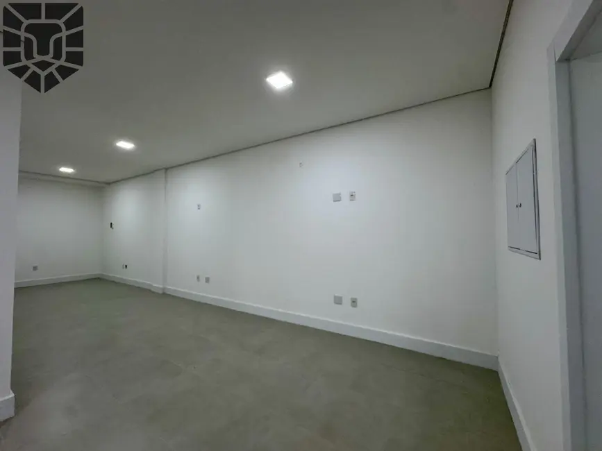 Foto 5 de Sala Comercial com 1 quarto para alugar, 146m2 em Centro, Balneario Camboriu - SC