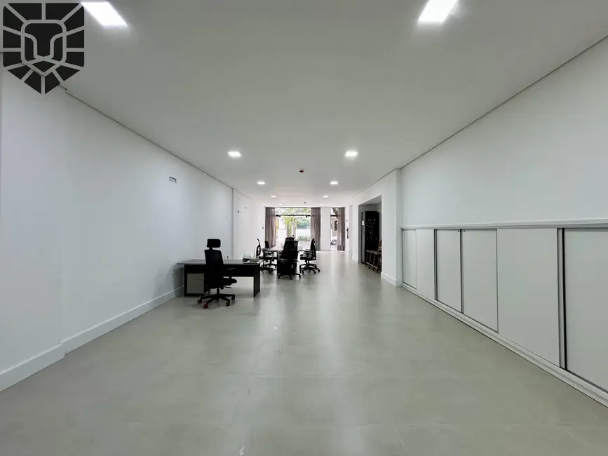 Foto 8 de Sala Comercial com 1 quarto para alugar, 146m2 em Centro, Balneario Camboriu - SC