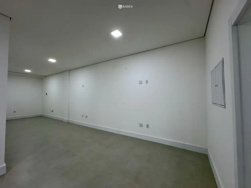 Foto 5 de Sala Comercial com 1 quarto para alugar, 146m2 em Centro, Balneario Camboriu - SC