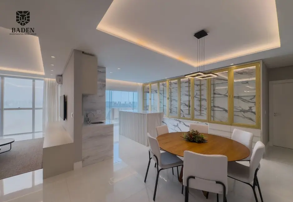 Apartamento com 4 quartos à venda, 190m2 em Pioneiros, Balneario Camboriu - SC - imagem 5 Foto 5 de Apartamento com 4 quartos à venda, 190m2 em Pioneiros, Balneario Camboriu - SC