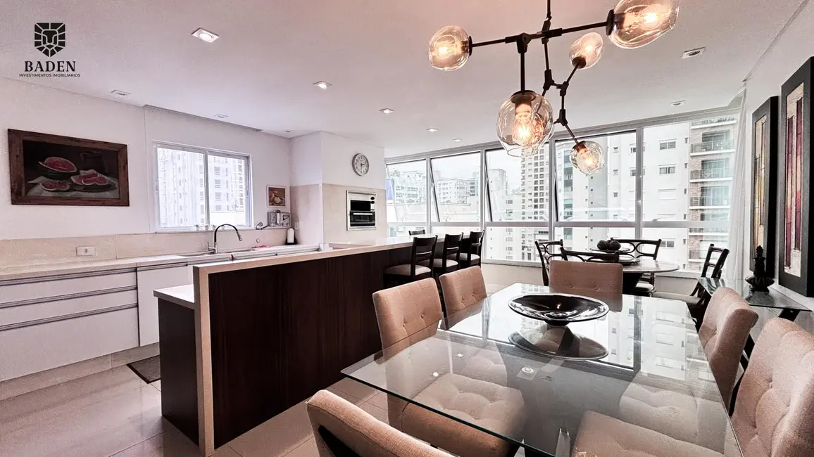 Apartamento com 4 quartos à venda, 156m2 em Centro, Balneario Camboriu - SC - imagem 2 Foto 2 de Apartamento com 4 quartos à venda, 156m2 em Centro, Balneario Camboriu - SC