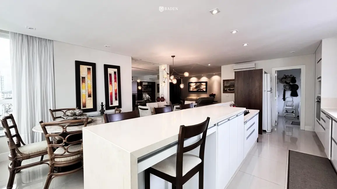 Foto 4 de Apartamento com 4 quartos à venda, 156m2 em Centro, Balneario Camboriu - SC