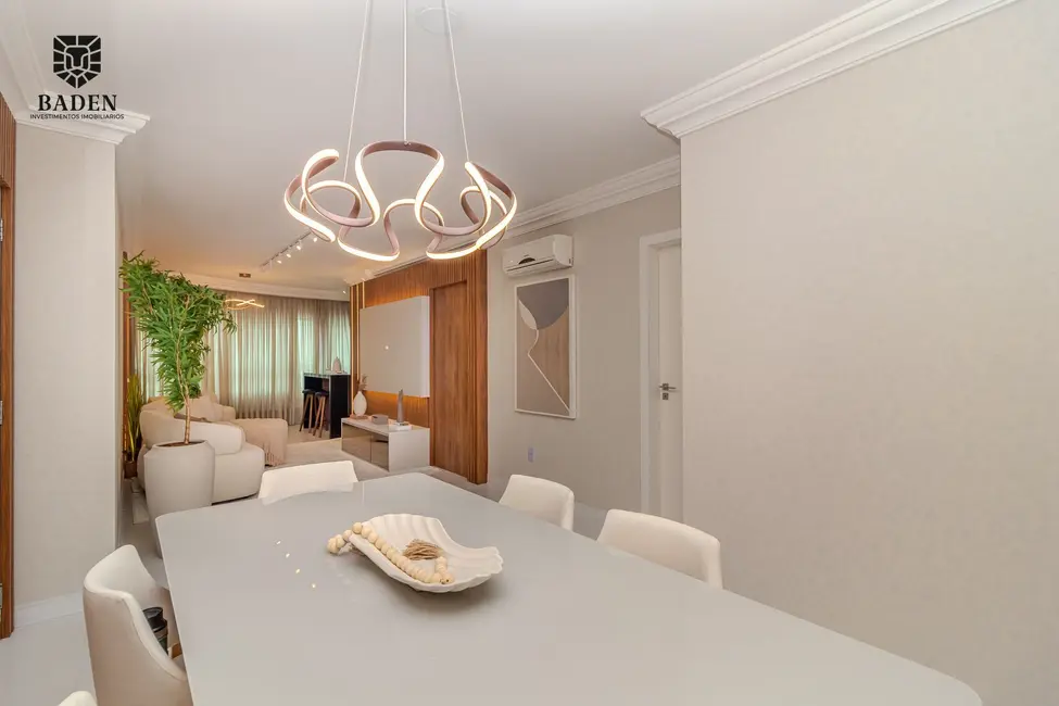 Apartamento com 3 quartos à venda, 110m2 em Centro, Balneario Camboriu - SC - imagem 7 Foto 7 de Apartamento com 3 quartos à venda, 110m2 em Centro, Balneario Camboriu - SC