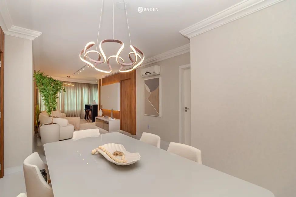 Apartamento com 3 quartos à venda, 110m2 em Centro, Balneario Camboriu - SC - imagem 7 Foto 7 de Apartamento com 3 quartos à venda, 110m2 em Centro, Balneario Camboriu - SC