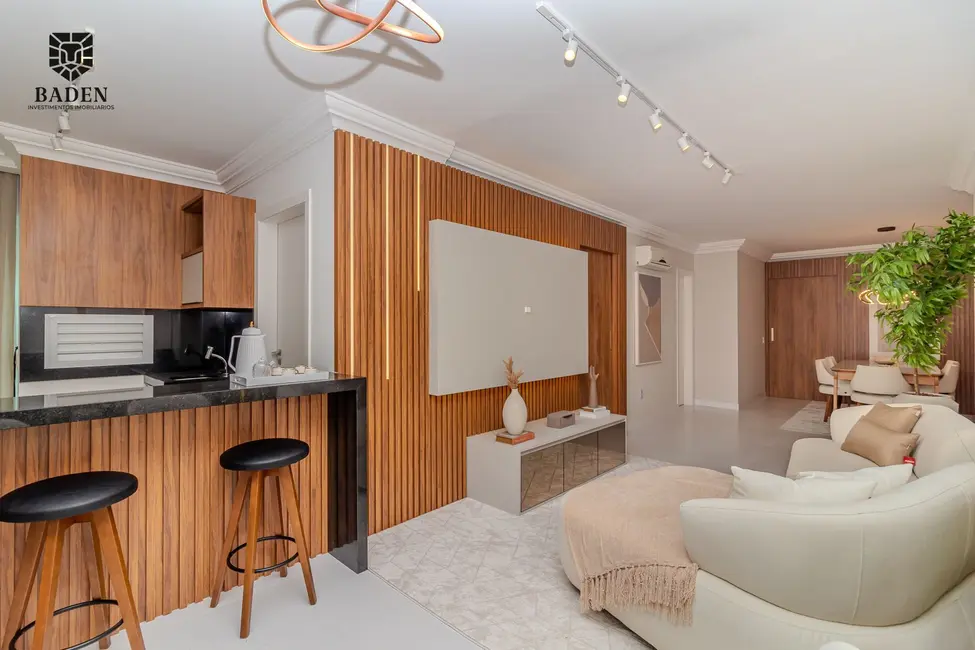 Apartamento com 3 quartos à venda, 110m2 em Centro, Balneario Camboriu - SC - imagem 1 Foto 1 de Apartamento com 3 quartos à venda, 110m2 em Centro, Balneario Camboriu - SC