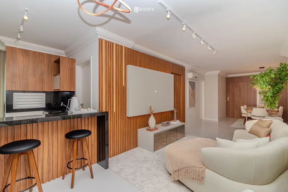 Apartamento com 3 quartos à venda, 110m2 em Centro, Balneario Camboriu - SC - imagem 1 Foto 1 de Apartamento com 3 quartos à venda, 110m2 em Centro, Balneario Camboriu - SC