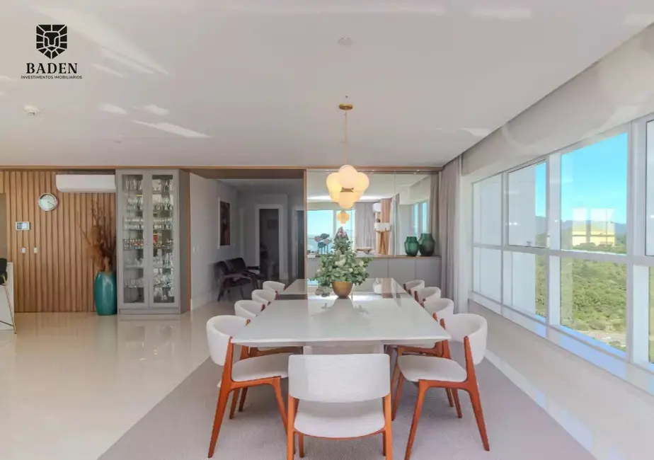 Apartamento com 5 quartos à venda, 319m2 em Centro, Balneario Camboriu - SC - imagem 8 Foto 8 de Apartamento com 5 quartos à venda, 319m2 em Centro, Balneario Camboriu - SC