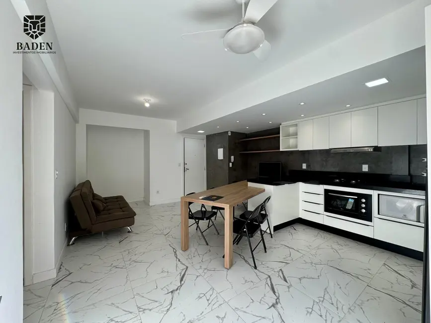 Apartamento com 2 quartos à venda, 105m2 em Centro, Balneario Camboriu - SC - imagem 3 Foto 3 de Apartamento com 2 quartos à venda, 105m2 em Centro, Balneario Camboriu - SC