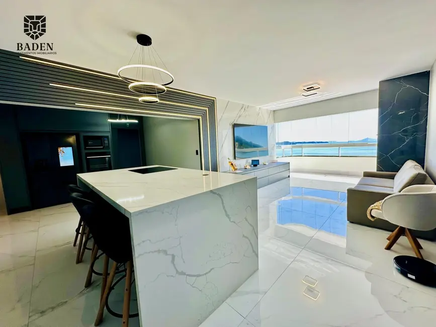 Foto 2 de Apartamento com 4 quartos à venda, 140m2 em Balneario Camboriu - SC
