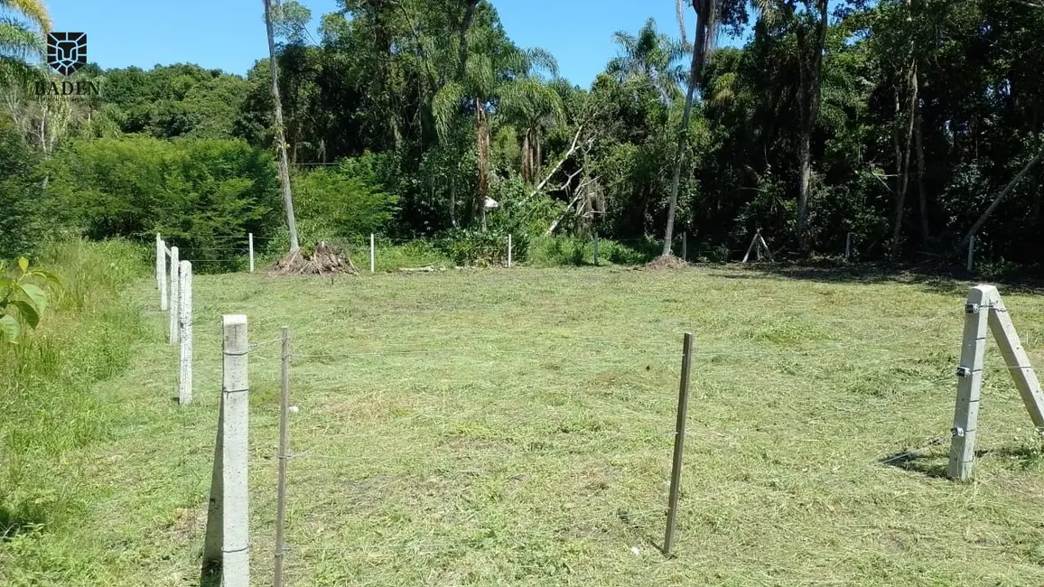Foto 4 de Terreno / Lote à venda, 650m2 em Bombinhas - SC