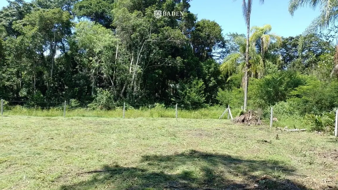 Foto 1 de Terreno / Lote à venda, 650m2 em Bombinhas - SC