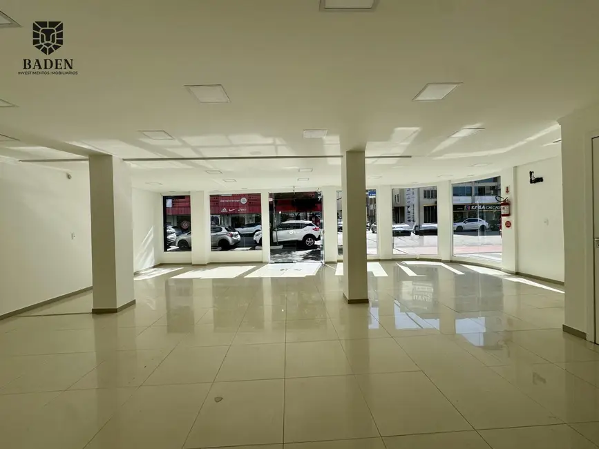 Sala Comercial com 1 quarto para alugar, 123m2 em Centro, Balneario Camboriu - SC - imagem 9 Foto 9 de Sala Comercial com 1 quarto para alugar, 123m2 em Centro, Balneario Camboriu - SC
