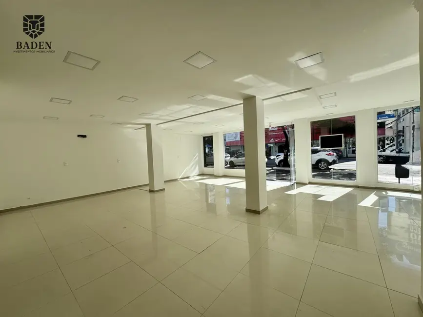 Sala Comercial com 1 quarto para alugar, 123m2 em Centro, Balneario Camboriu - SC - imagem 6 Foto 6 de Sala Comercial com 1 quarto para alugar, 123m2 em Centro, Balneario Camboriu - SC