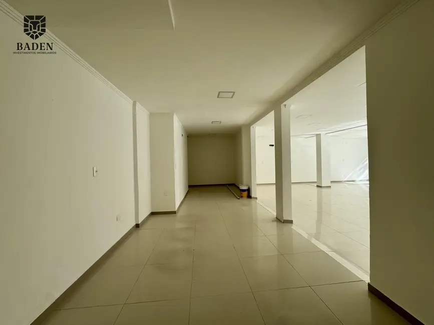 Sala Comercial com 1 quarto para alugar, 123m2 em Centro, Balneario Camboriu - SC - imagem 7 Foto 7 de Sala Comercial com 1 quarto para alugar, 123m2 em Centro, Balneario Camboriu - SC
